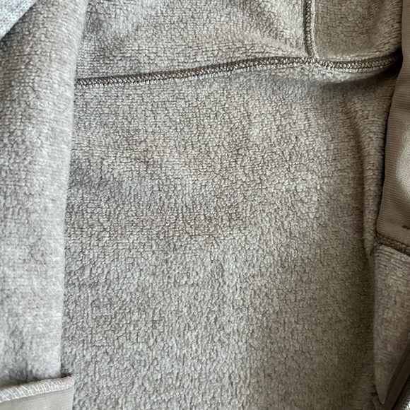 ⭐️ Firm Price ⭐️ Avalanche Like new jacket - Picture 2 of 6